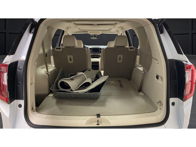 Used 2023 White Frost Tricoat GMC Denali image 28