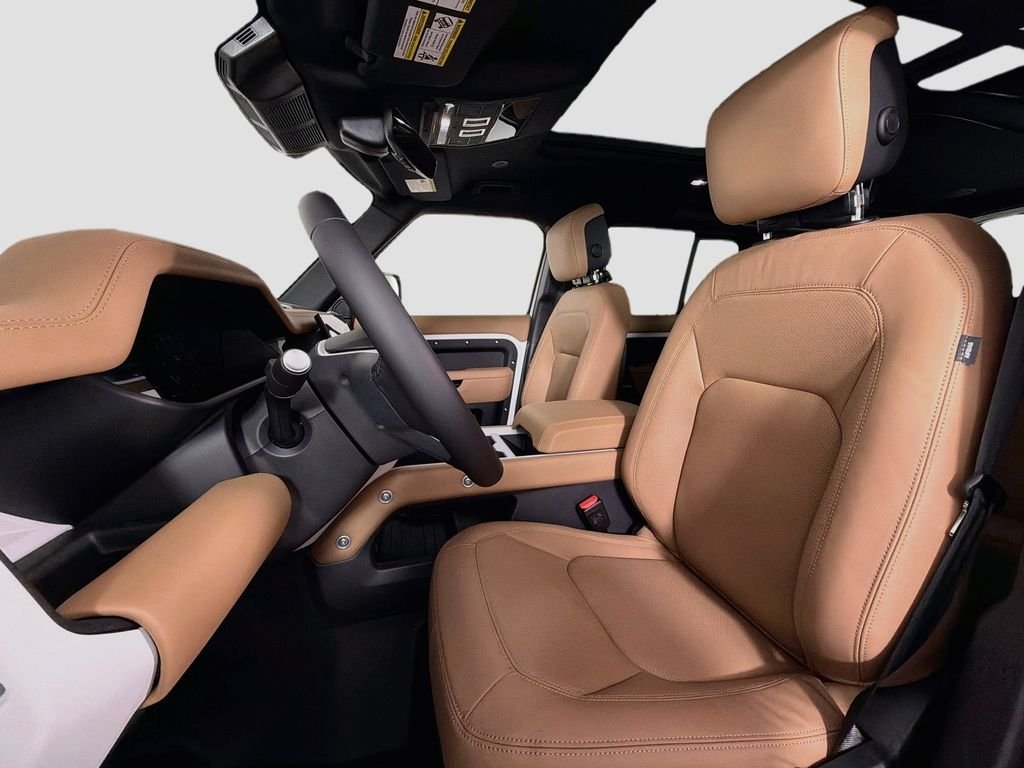 New 2026 Fuji White Land Rover X-Dynamic SE image 22
