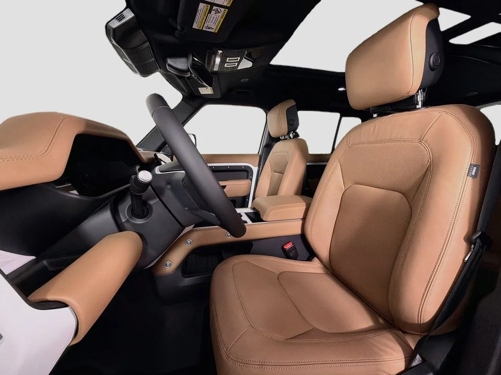 New 2026 Fuji White Land Rover X-Dynamic SE image 22