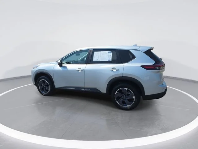Used 2025 Silver Nissan SV image 6