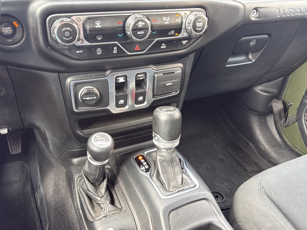 Used 2021 Green Jeep Sport S image 20