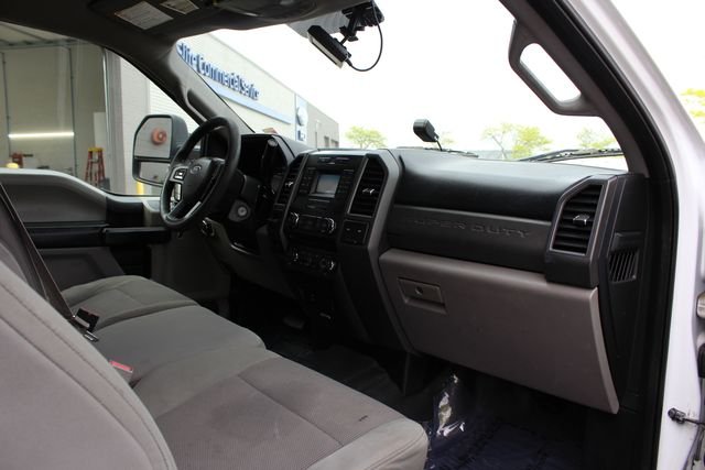 Used 2017 White Ford XL image 18
