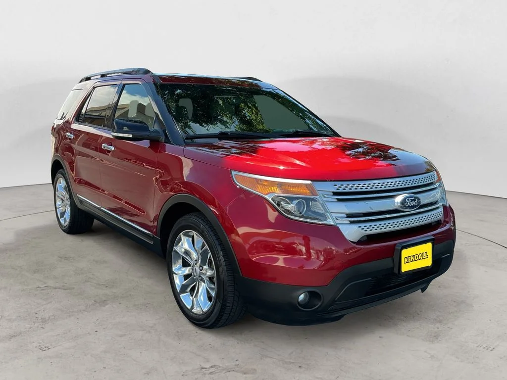 Used 2015 Red Ford XLT image 3