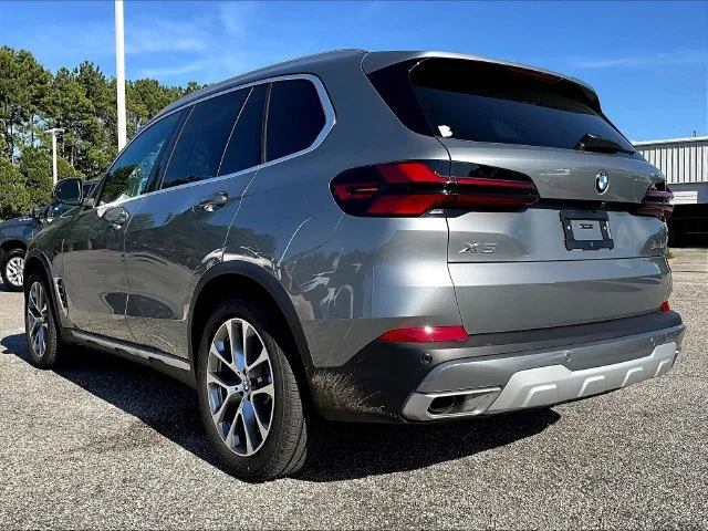 Used 2026 Gray BMW sDrive40i image 6
