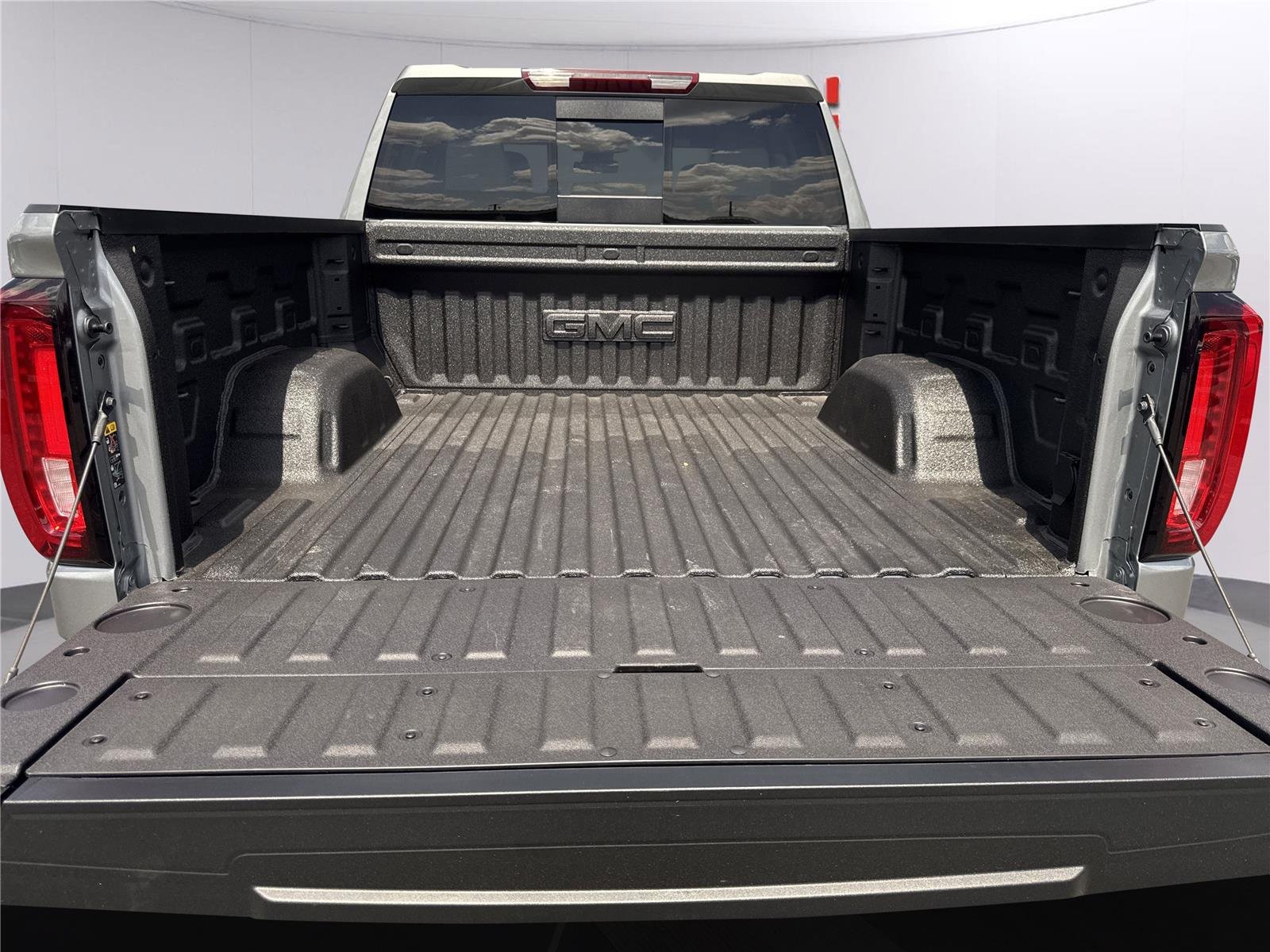 New 2026 Sterling Metallic GMC SLT image 34