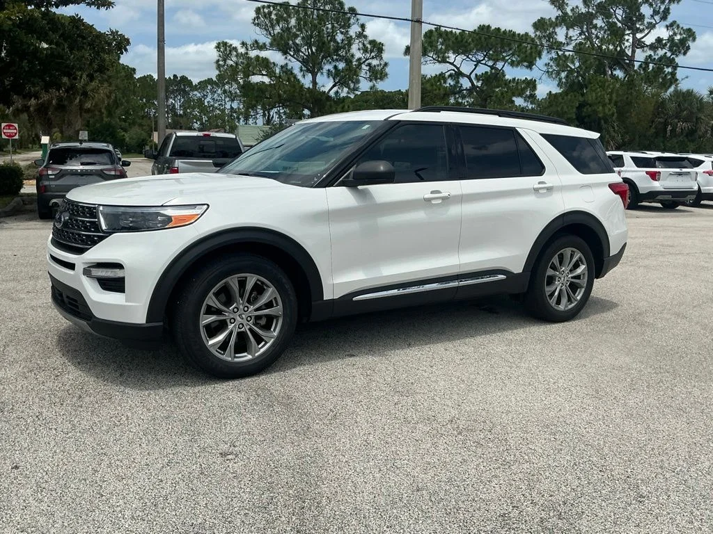 Used 2023 White Ford XLT image 2