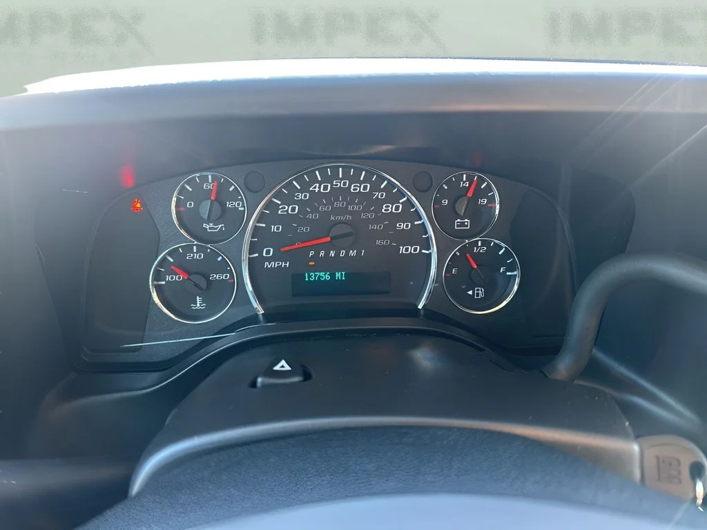 Used 2024 White Chevrolet Work Van image 18