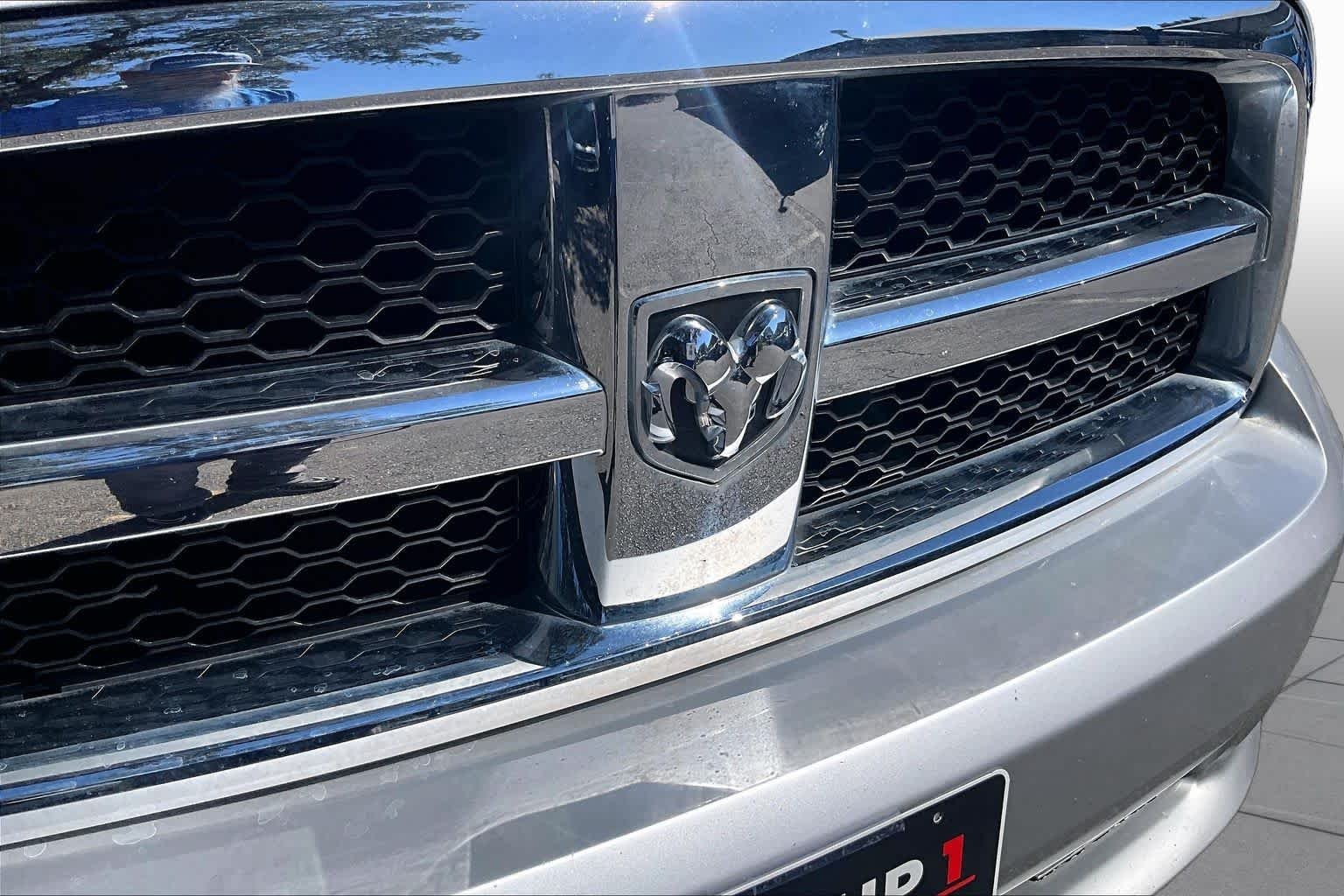 Used 2011 Bright Silver Metallic Ram SLT image 30