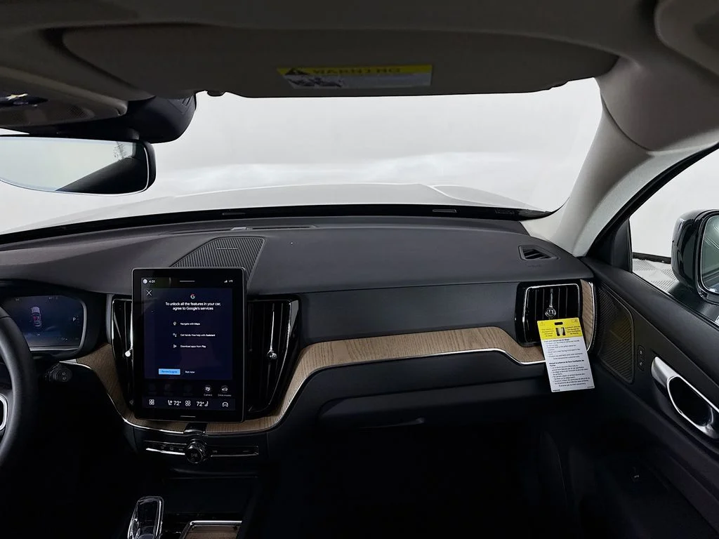 2026 Volvo XC60 Plus - Photo 20