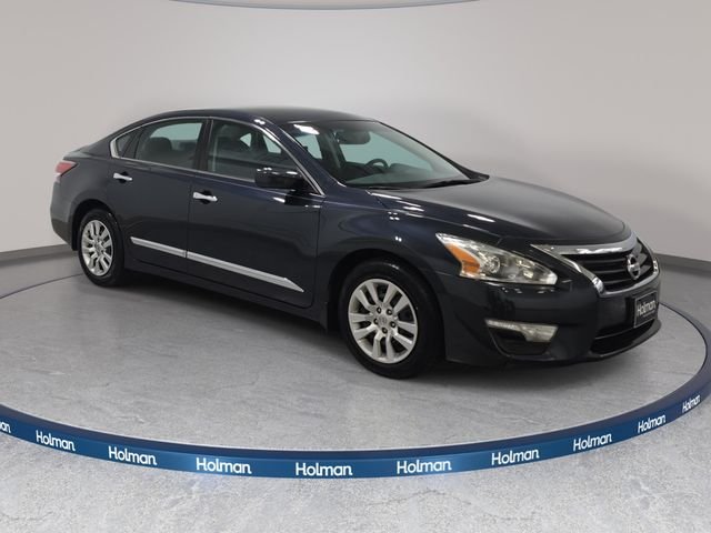 Used 2015 Blue Nissan 2.5 S image 4