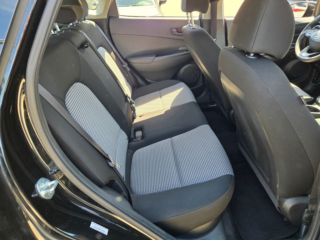Certified Used 2022 Black Hyundai SE image 14