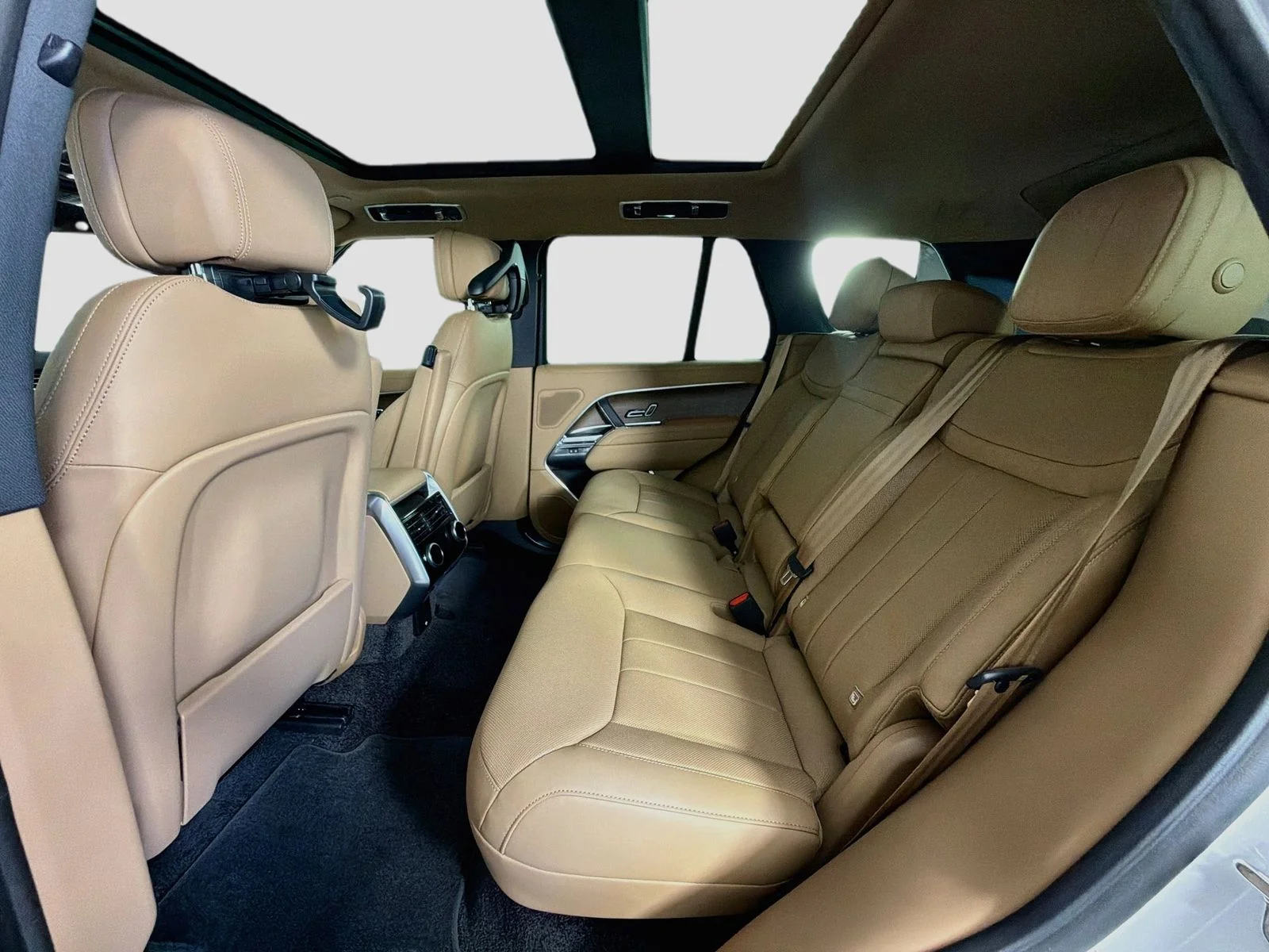 New 2026 Fuji White Land Rover SE image 27