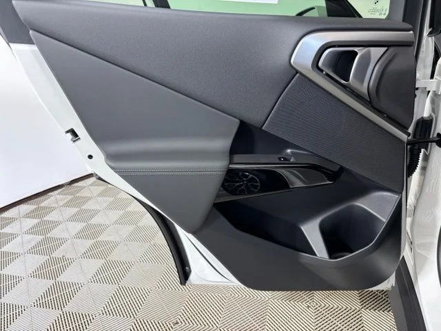 New 2026 Mineral White Metallic BMW 30 xDrive image 15