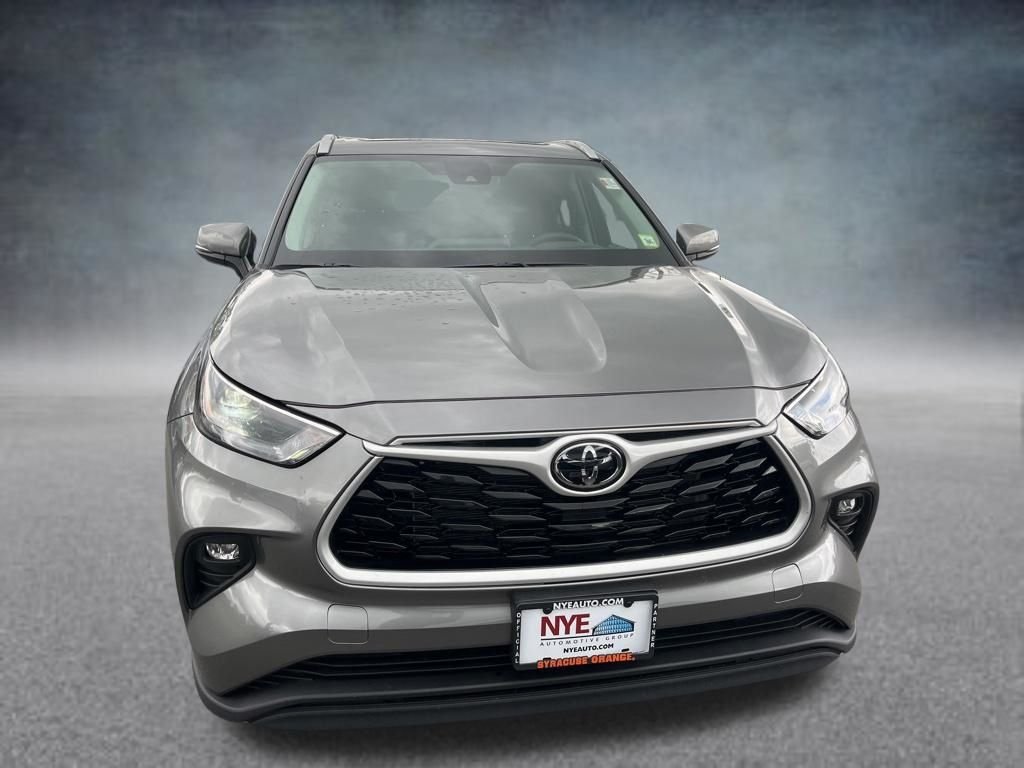 Used 2026  Toyota XLE image 9