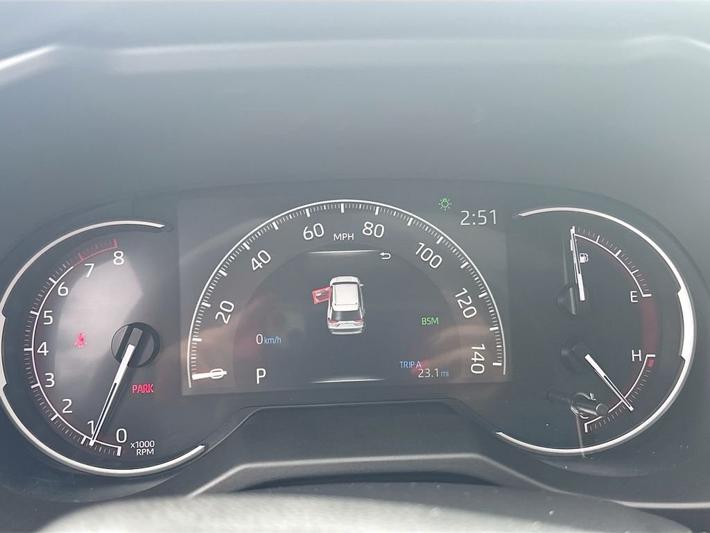 Used 2025  Toyota XLE image 31