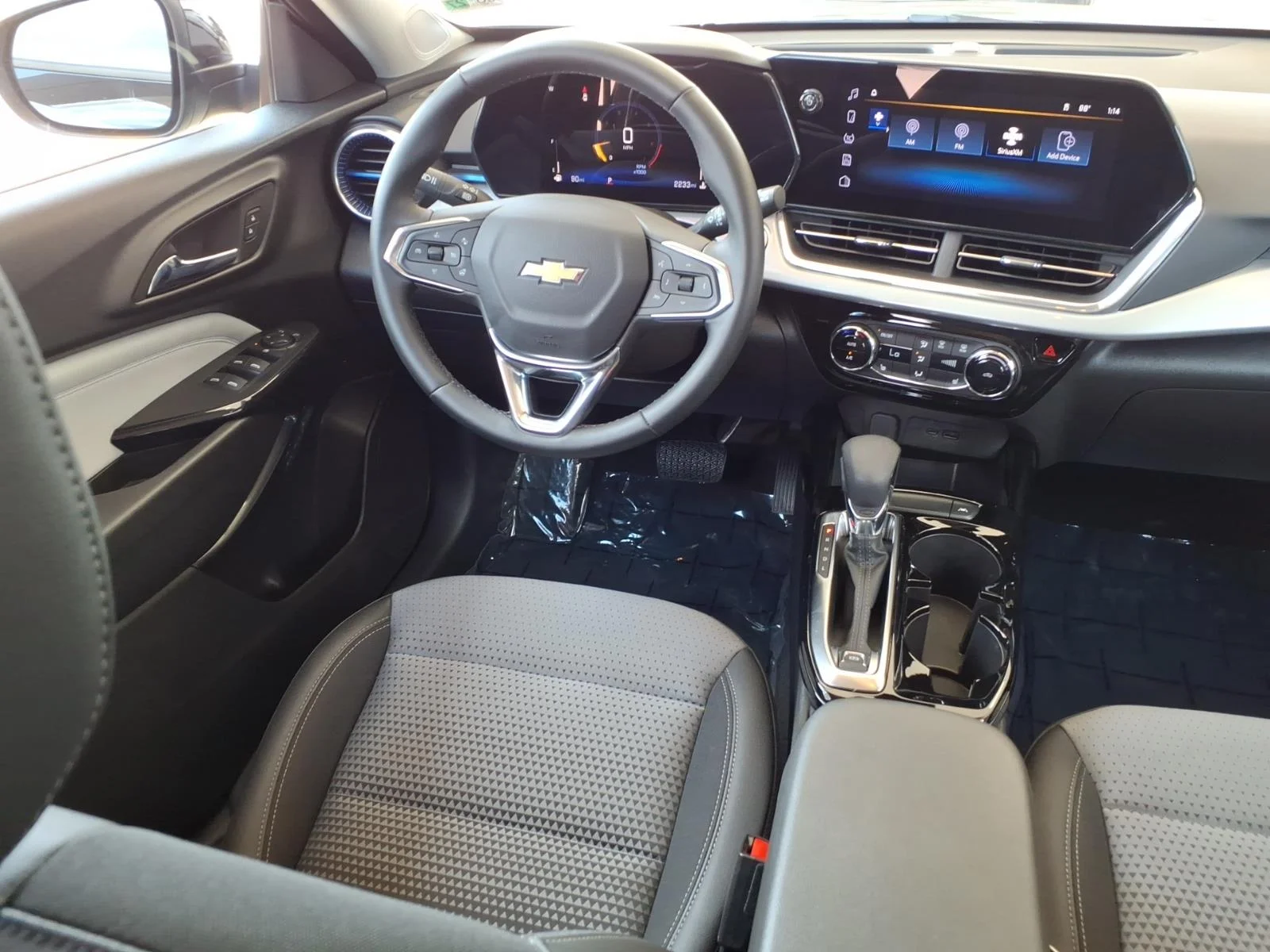 Used 2025 Mosaic Black Metallic Chevrolet LT image 4