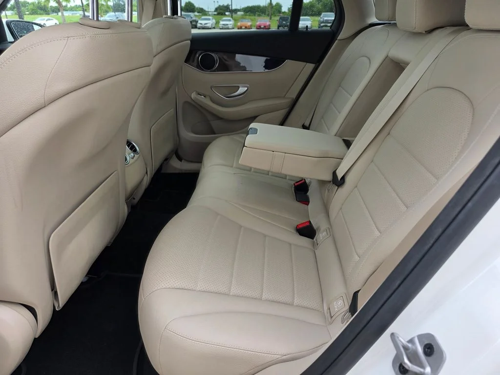 Used 2022 White Mercedes-Benz GLC 300 image 14
