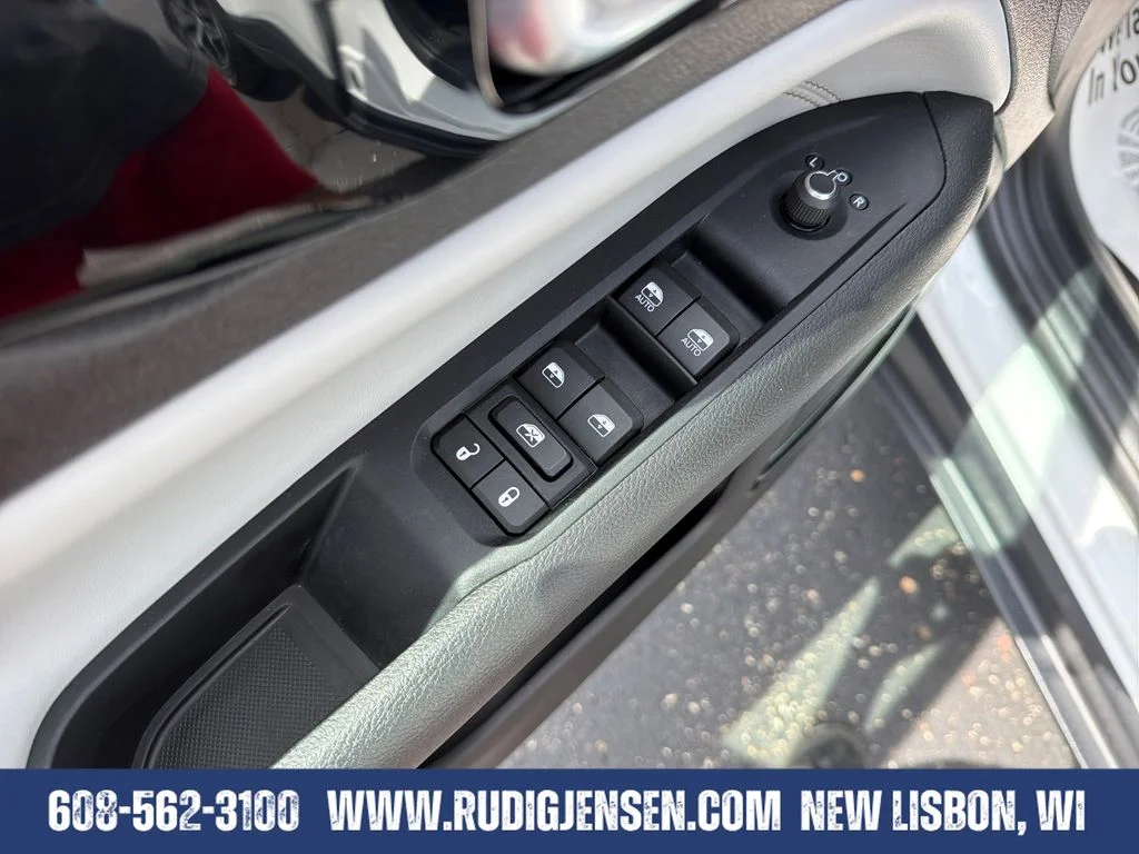 Used 2025 White Jeep Limited image 11