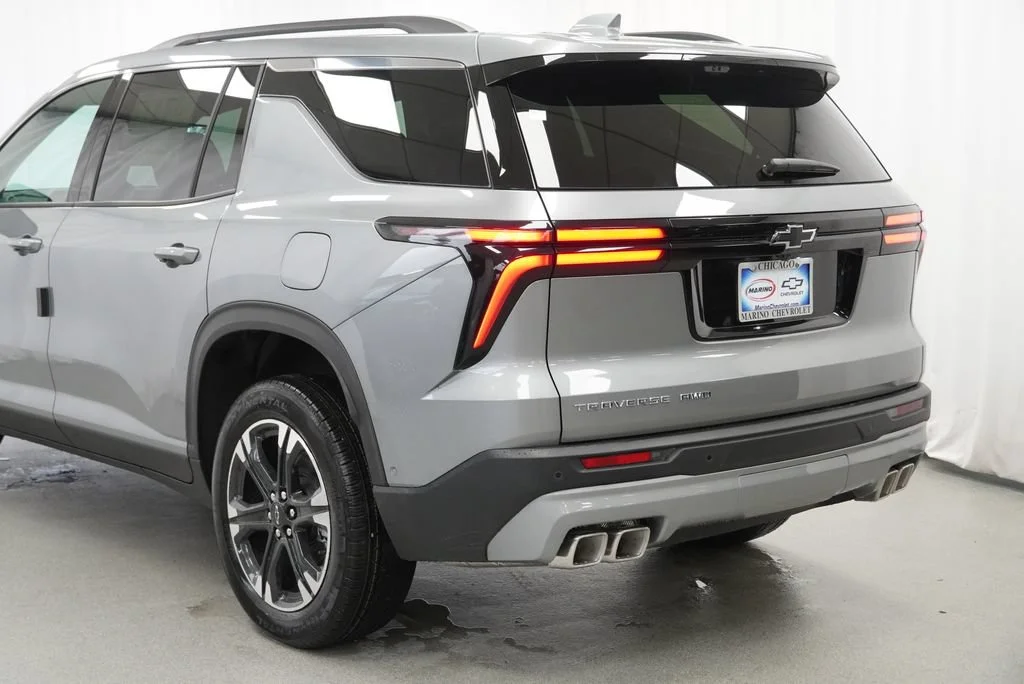 New 2027 Sterling Gray Metallic Chevrolet LT image 39