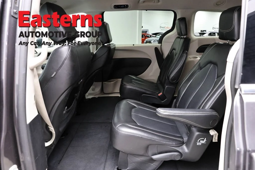 Used 2023 Gray Chrysler Touring L image 22