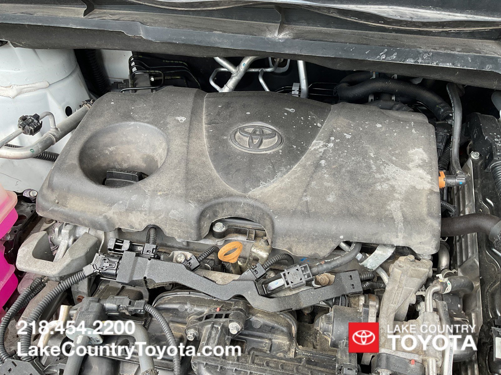 Used 2021 White Toyota LE image 33