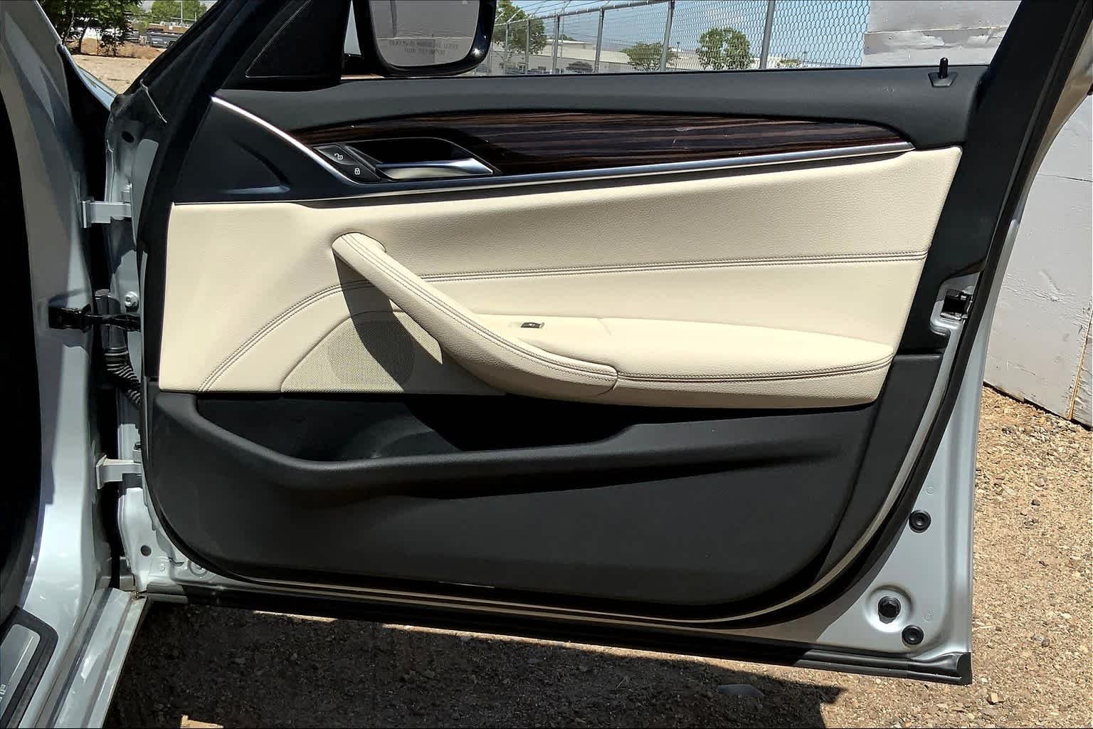Used 2018 Glacier Silver Metallic BMW 530i image 22