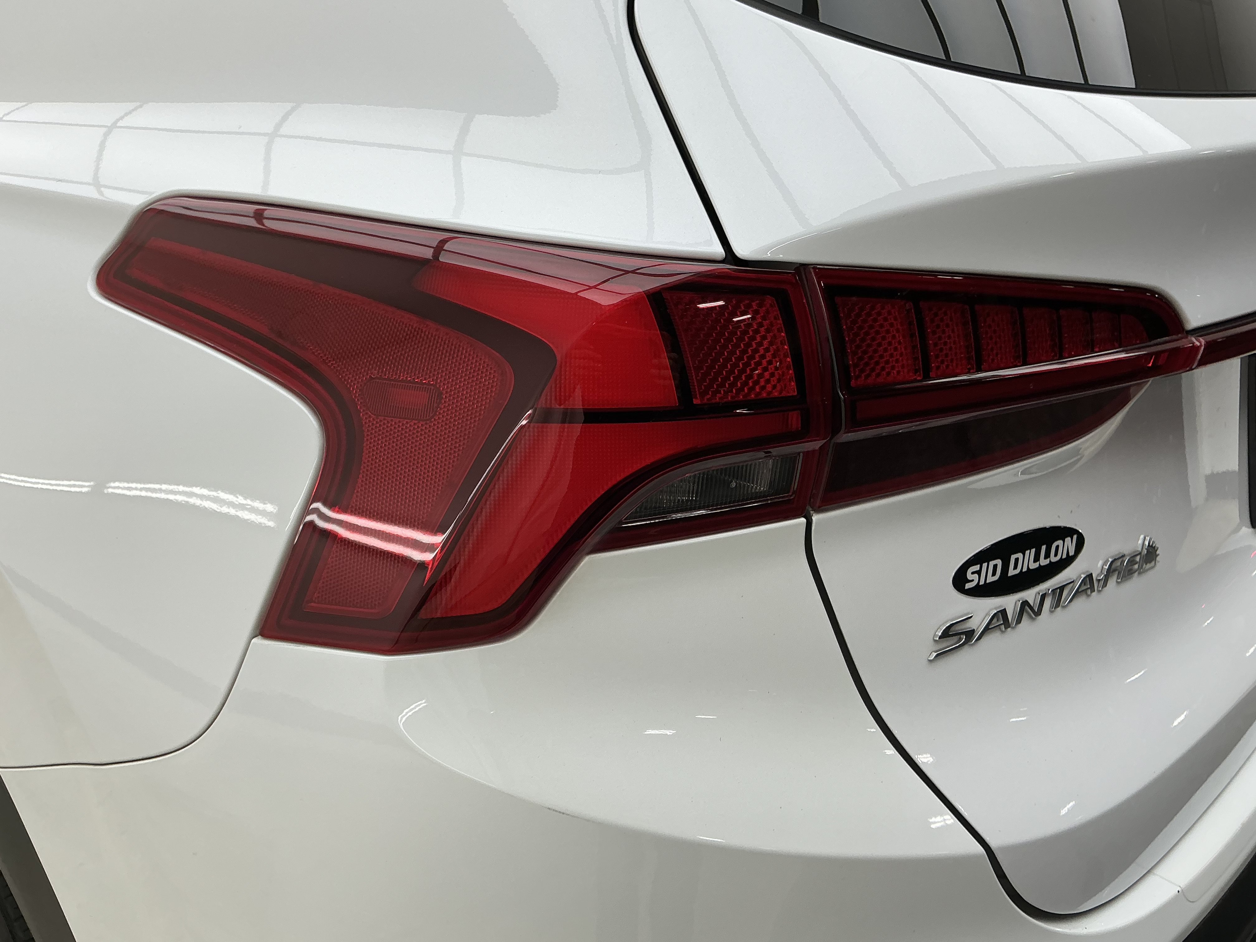 Used 2021 Quartz White Hyundai Limited image 22