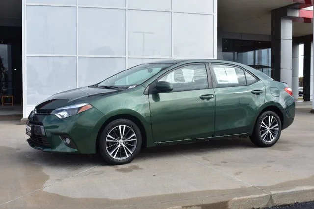 Used 2016 Green Toyota LE Plus image 2