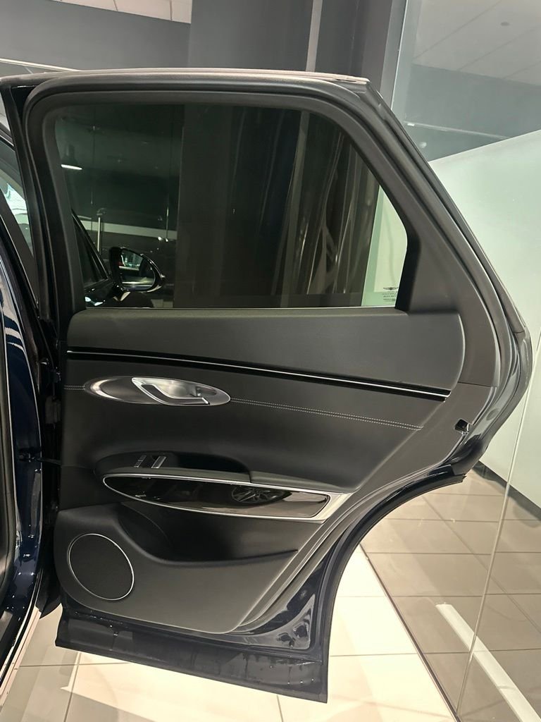 2024 GENESIS GV70 Standard - Photo 16