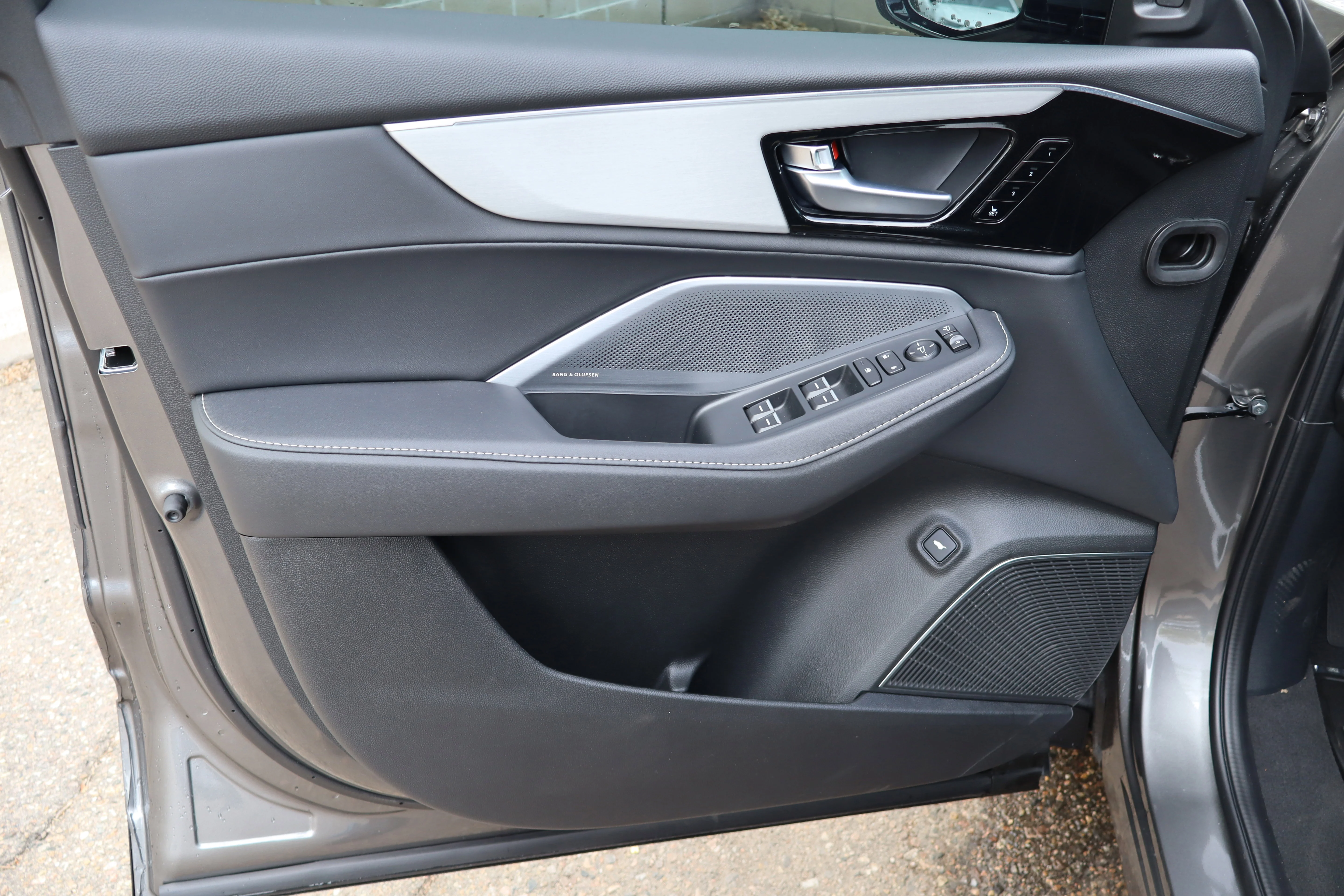 New 2026 Liquid Carbon Metallic Acura w/Technology Package image 23