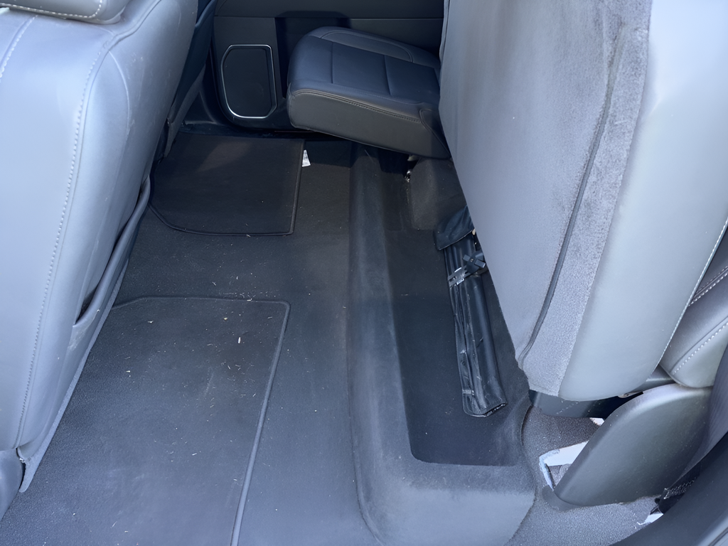 Certified Used 2025 White GMC SLT image 31