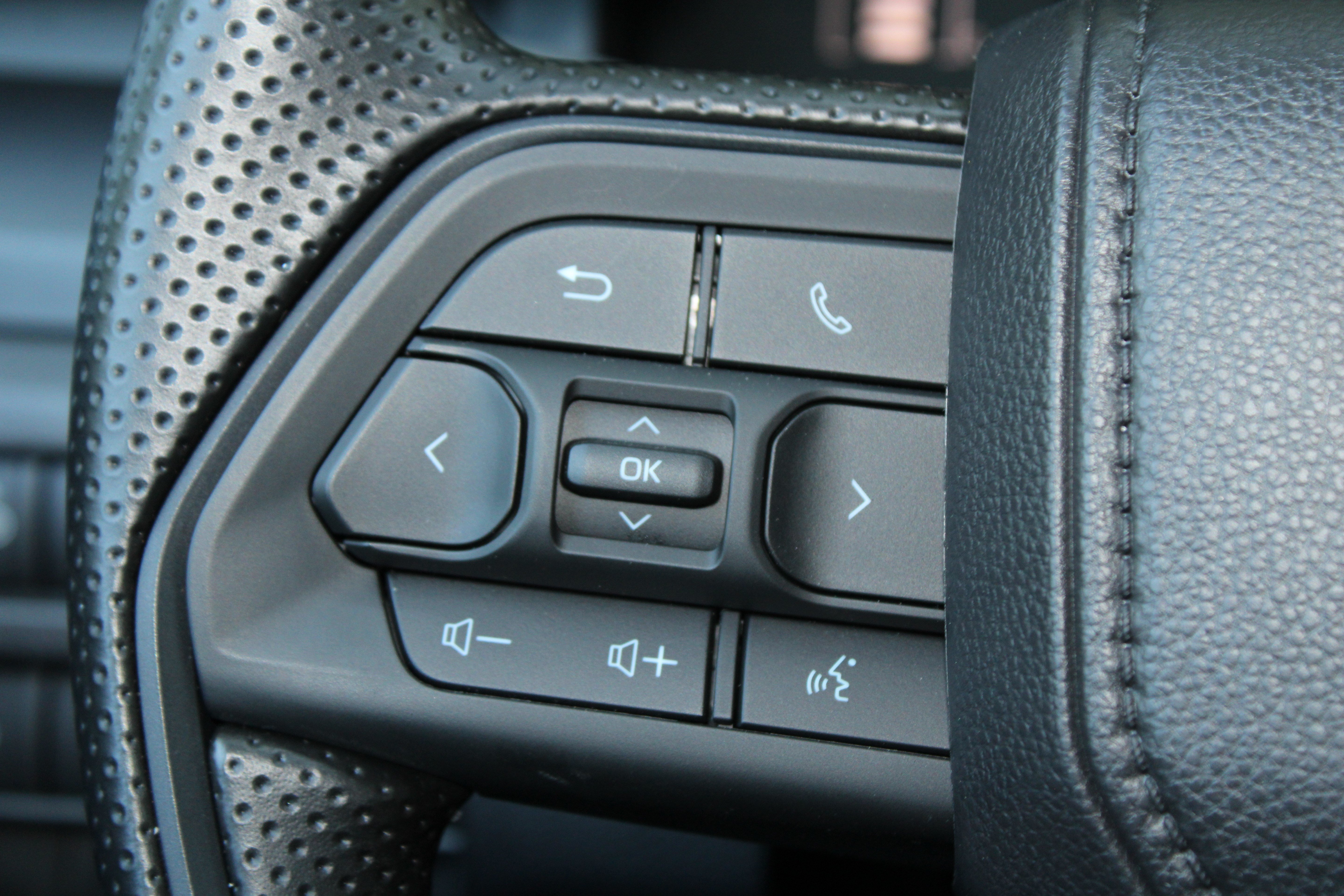2026 Toyota Tacoma SR - Photo 27