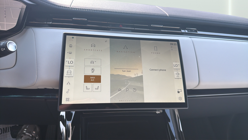 New 2026 Santorini Black Land Rover SE image 24