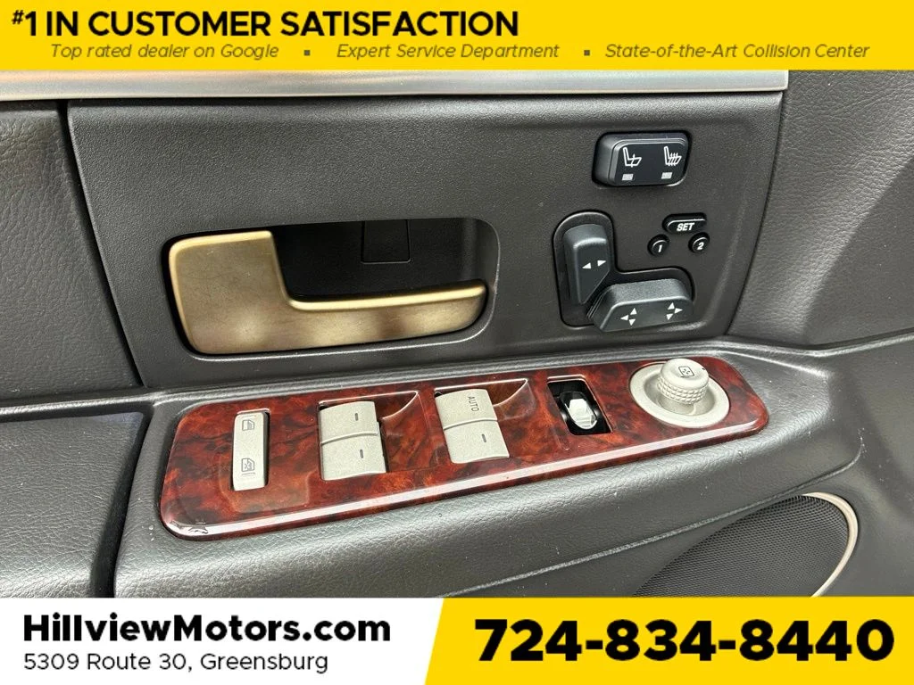 Used 2009 Black Clearcoat Lincoln Signature image 24
