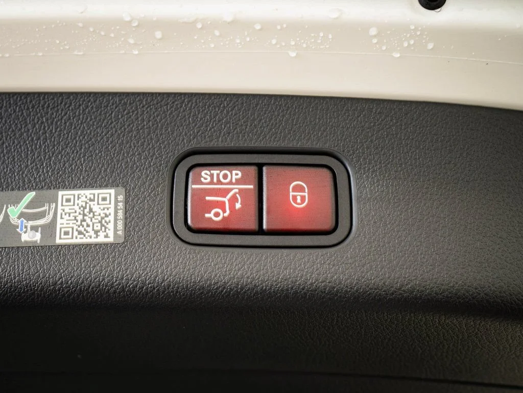 Used 2026 Polar White Mercedes-Benz GLC 300 image 19