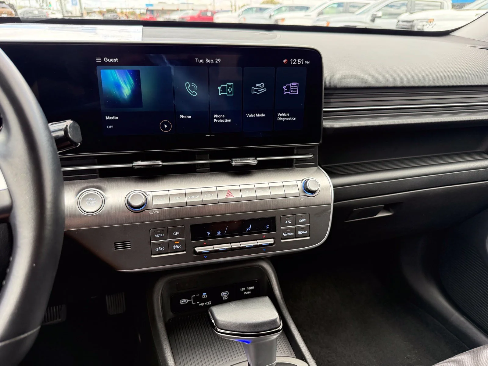 2025 Hyundai Kona SEL - Photo 21