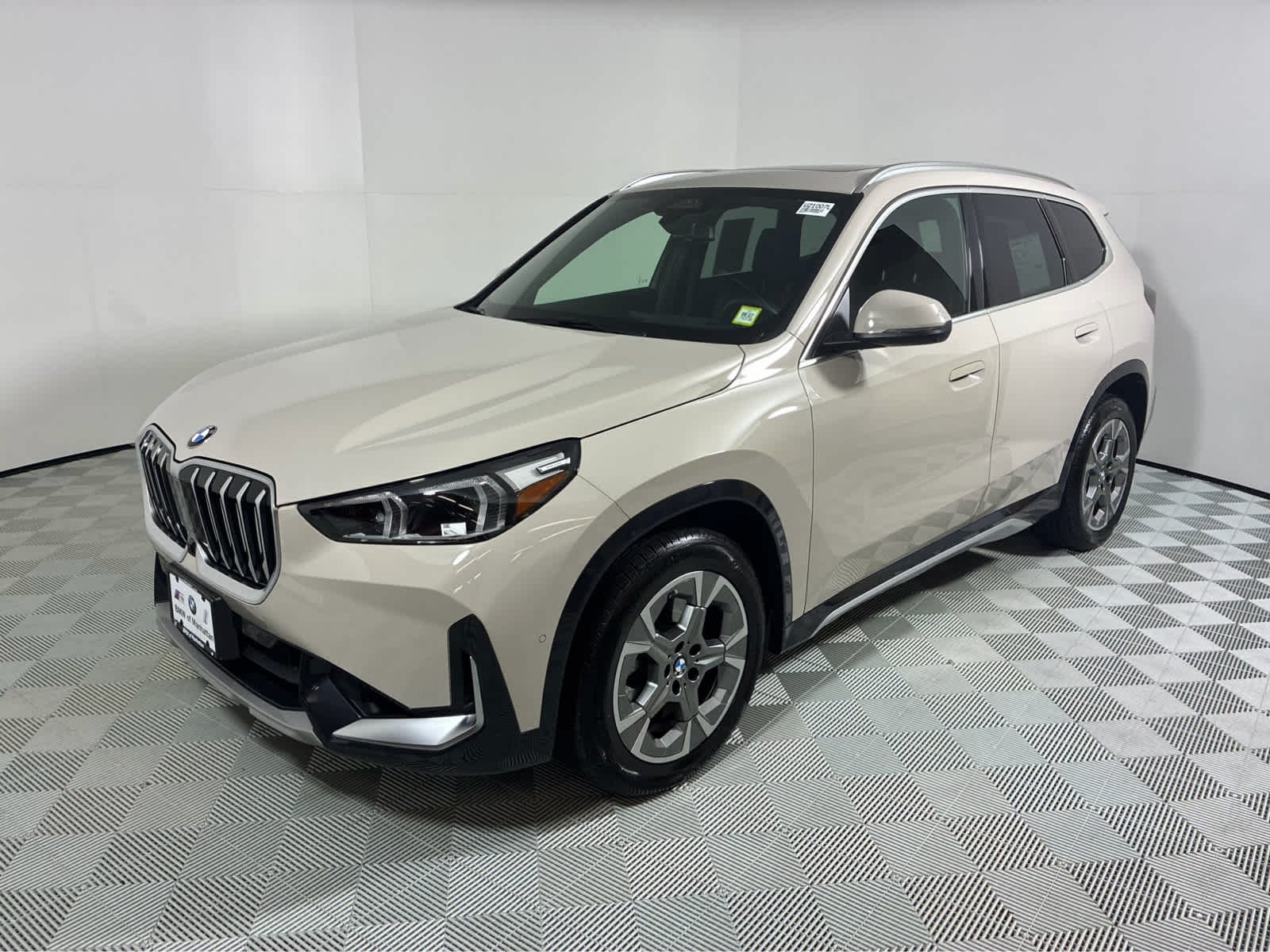 Used 2026 Dune Grey Metallic BMW xDrive28i image 5