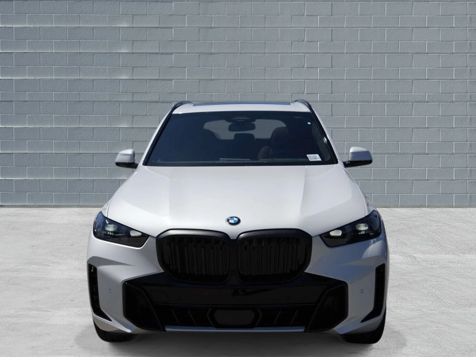 New 2026 Mineral White Metallic BMW sDrive40i image 2