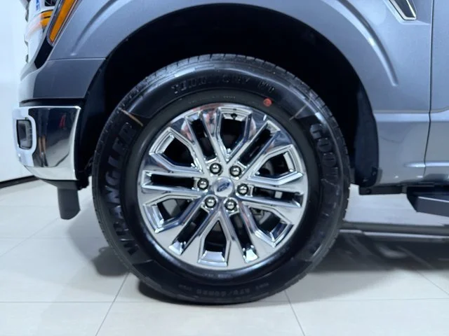 New 2026 CARBONIZED GRAY Ford XLT image 10