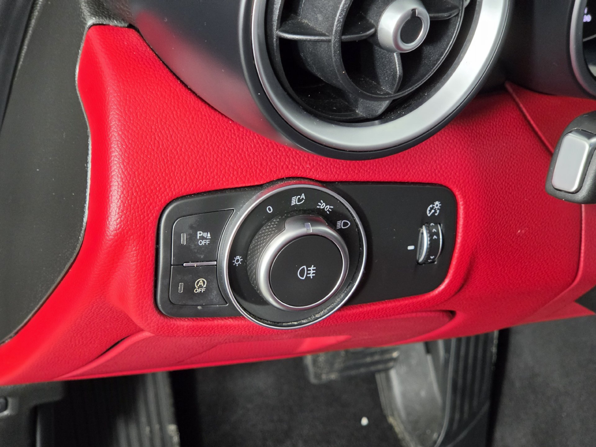 2017 Alfa Romeo Giulia Base - Photo 9