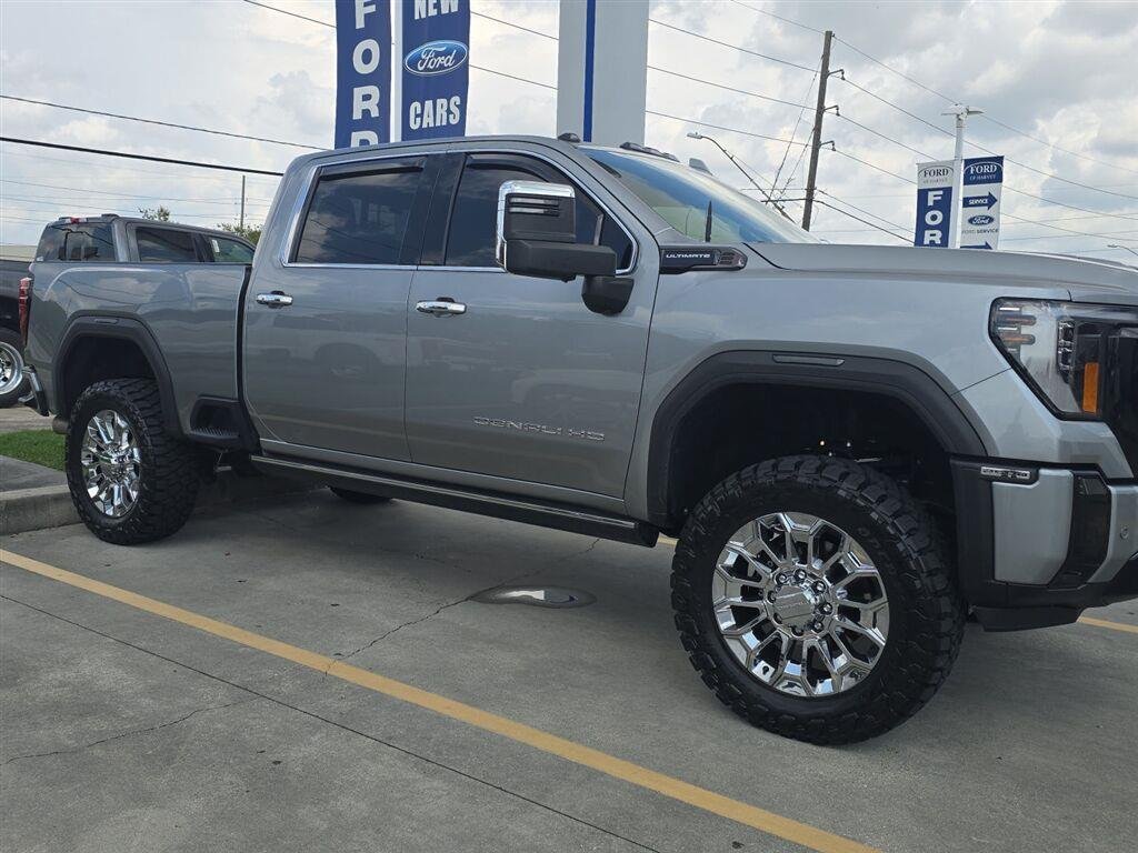 Used 2025 Sterling Metallic GMC Denali Ultimate image 3