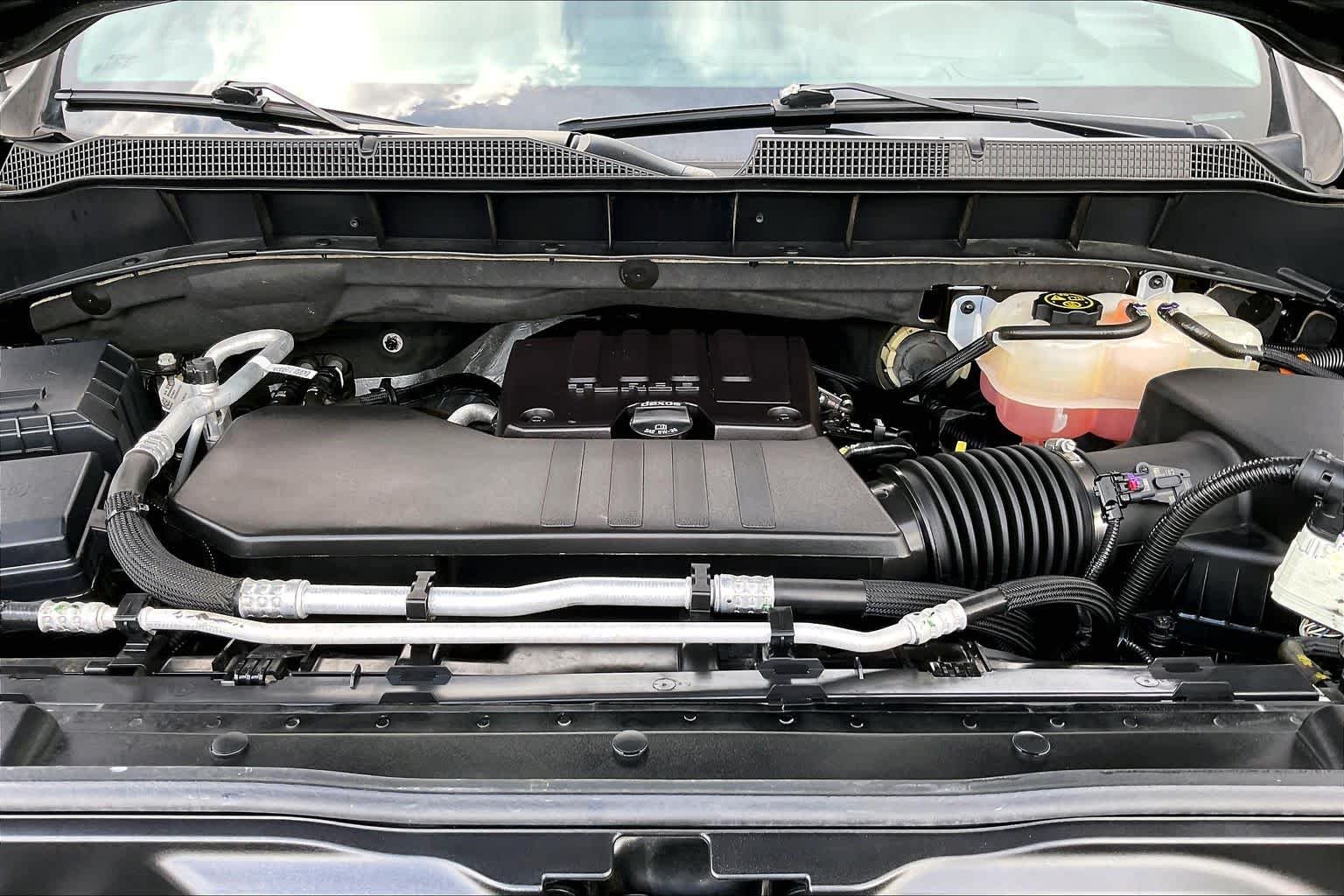 Used 2023 BLACK Chevrolet Custom image 31