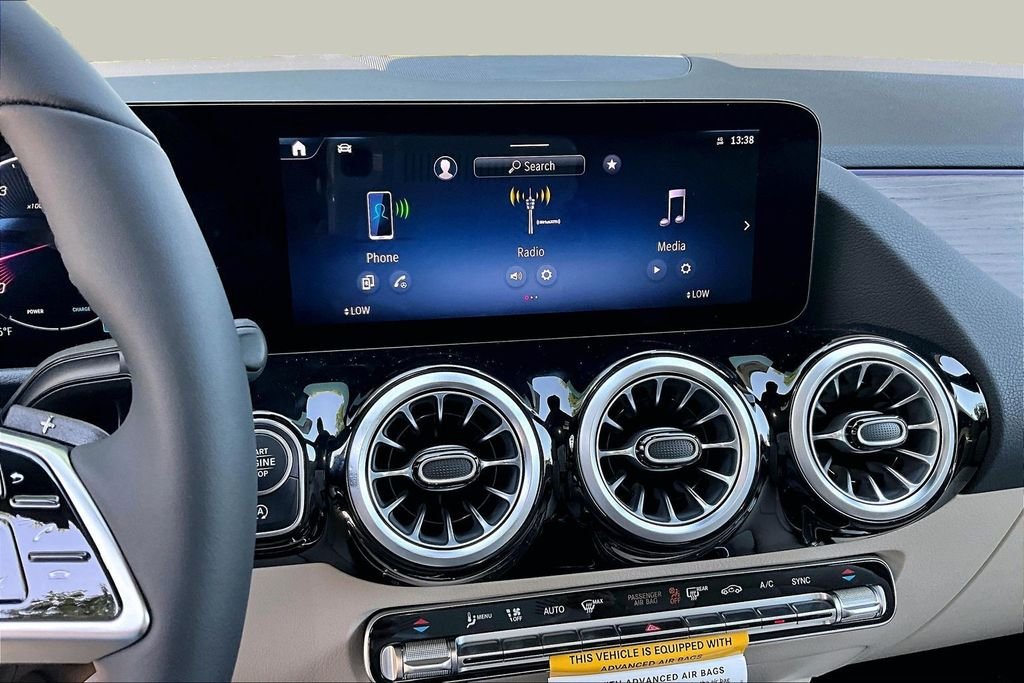 New 2026 White Mercedes-Benz GLA 250 image 8