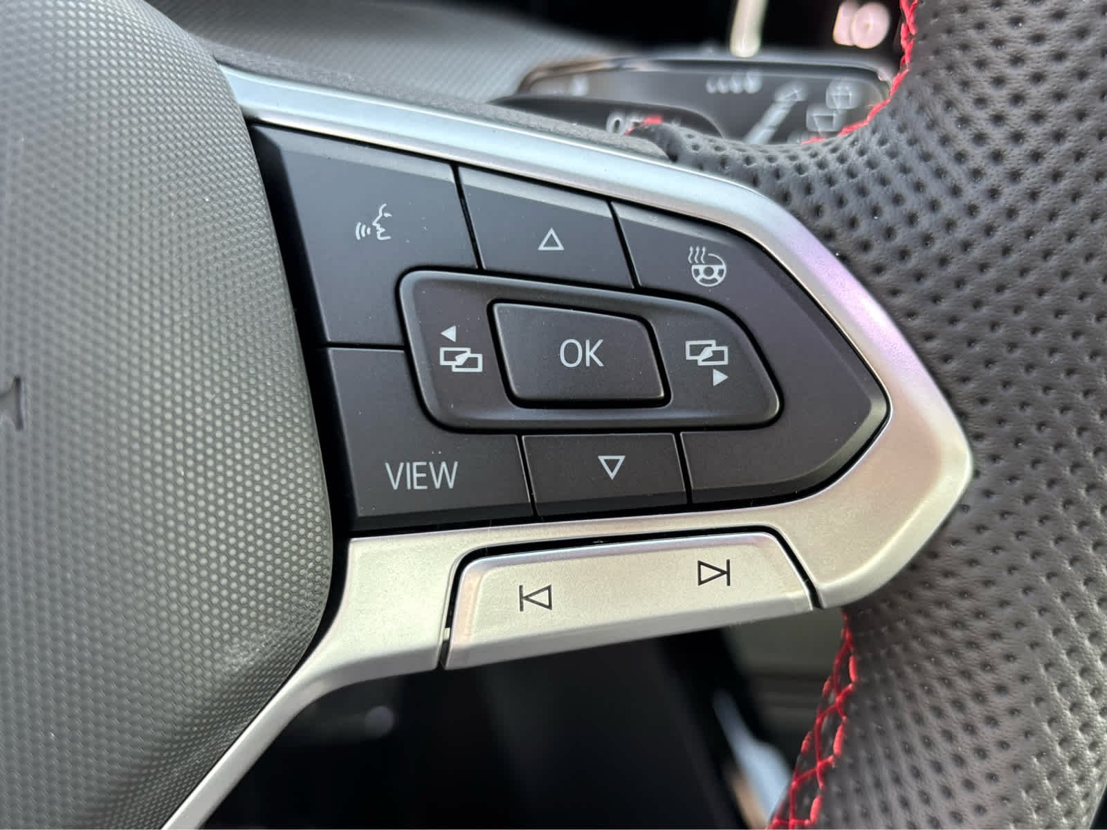 2025 Volkswagen Golf GTI SE - Photo 16