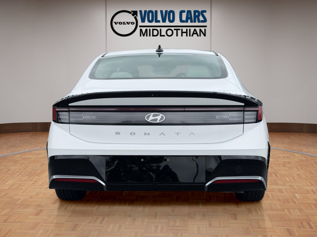 Used 2024 White Hyundai SEL image 20