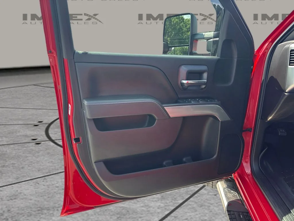 Used 2015 Red Chevrolet LT image 20