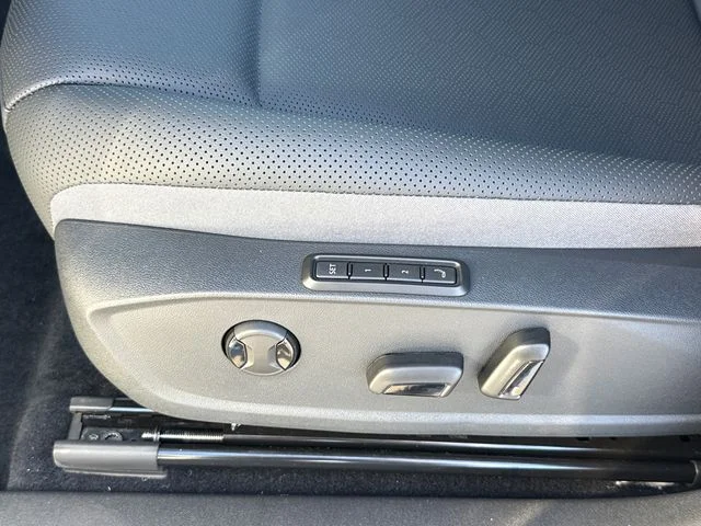 New 2026 Opal White Pearl Volkswagen Pro S image 40