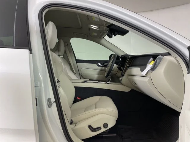 Certified Used 2025 Crystal White Volvo Core image 20