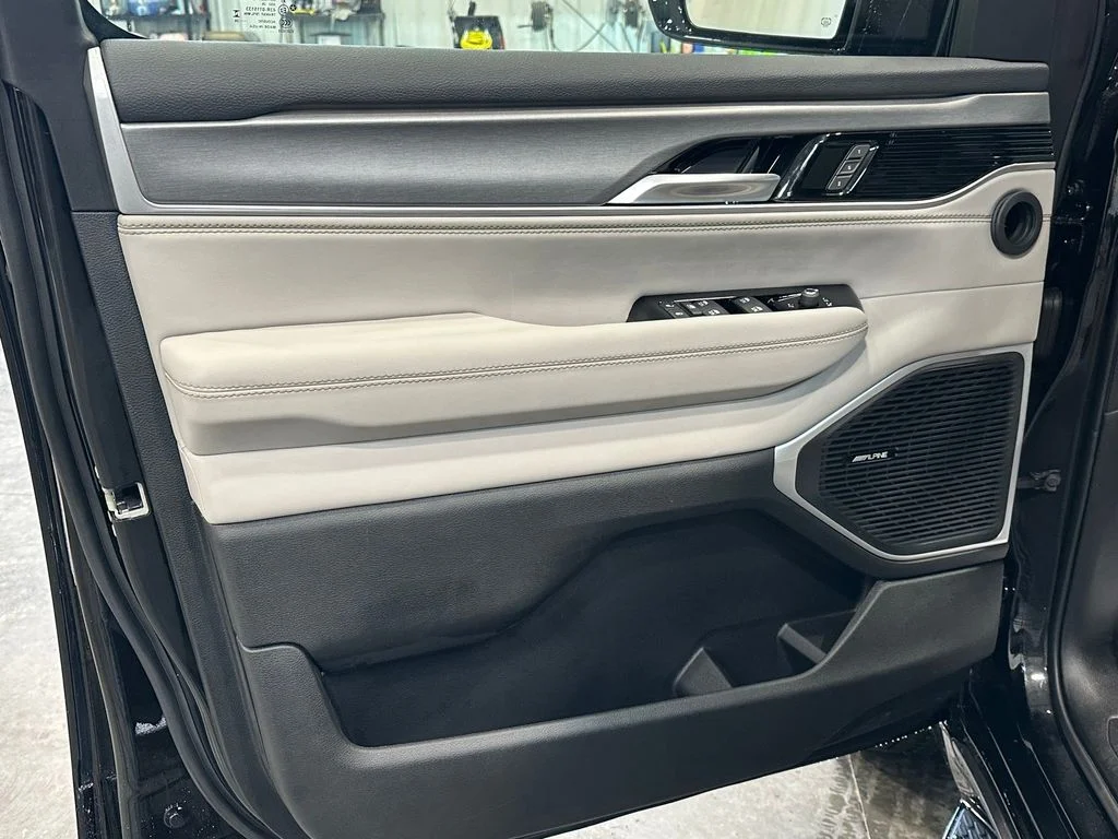 New 2026 High Gloss Black Exterior Paint Jeep  image 12