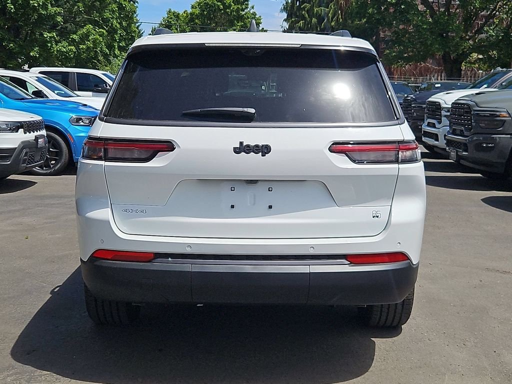 New 2026 Bright White Clear-Coat Exterior Paint Jeep Limited image 6